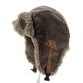 Detalle del gorro de aviador vintage en cuero PU marrón con forro de piel sintética gris - XL (58-60cm) / Moca Oscuro
