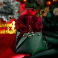 Sacchetto regalo di Natale in pelle verde scuro con velluto rosso e targhetta dorata - Stile Esagonale / Verde Scuro