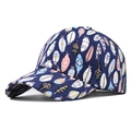 Berretto da baseball in cotone blu scuro con stampa piume colorate e visiera curva - Blu navy