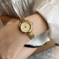 Elegant goudkleurig roestvrijstalen achthoekig horloge met kristallen op de pols - Goud