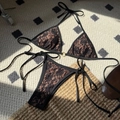 Set bikini sexy in pizzo con dettaglio anello dorato e slip con laccetti laterali nero - S / Nero