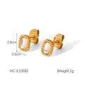 Detailansicht quadratischer Zirkon-Ohrstecker mit Maßen 0,8cm x 0,6cm und einem Gewicht von 1g - Goldener Rechteckiger Stil (HC-E10592)