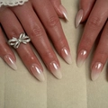 Uñas postizas almendradas degradadas estilo francés con brillo perlado y lazos plateados - JP3495 Estilo con Pegamento