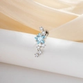 Clou d'oreille météore argenté avec pierre étoile bleue et détails asymétriques en zircon - Style Météore Étoile Bleu Mer Claire (A888-4)