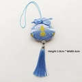 Detalle de colgante bordado de bolsa de la fortuna azul claro con borla y medidas - Alegría (Tipo borla)