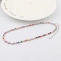 Détail du collier tennis aux zircons multicolores avec pierres carrées et fermoir homard - Zircon Carré Coloré (3*3mm) - Plaqué Or Blanc