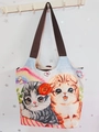 Detail der Canvas-Einkaufstasche mit Katzenmotiven, Regenbogen und orangem Knopfverschluss - Stil 34-Beige Katzen Regenbogen