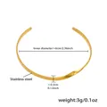 Dettaglio del bracciale aperto in acciaio inossidabile intrecciato placcato oro 18 carati - Bracciale a C Intrecciato Semplice (Z222) / Oro