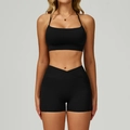 Schwarzes Yoga-Set mit High-Waist-Shorts, Cross-Bund und Halter-Sport-BH mit Taschen - S / Premium-Schwarz (BH + Shorts)