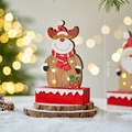 Weihnachtsdekoration Rentier aus Holz mit LED-Licht, rotem Schal und Sternenhut, 16,5 cm - Weihnachts-Rentier-Stil