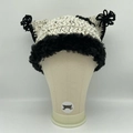 Bonnet à oreilles de chat tricoté main blanc crème avec bordure en fausse fourrure - Blanc