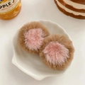 Paire de pinces à cheveux en peluche marron et rose sur un plateau décoratif en coquillage - Oreilles rondes café (1 paire)