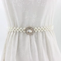 Ceinture élastique en perles blanches élégantes avec boucle dorée en strass pour femme - Grand Strass Doré