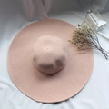 Chapeau de soleil pliable en paille à large bord rose pour les vacances à la plage - M (56-58cm) / Rose chair