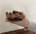 Fünfteiliges Set Kaffeebraune elastische Haarbänder mit niedlichen Bär-Leder-Etiketten - Bären Dekor Kaffee (5 Stück/Packung)
