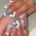Uñas postizas largas coffin con degradado azul, flores 3D y diamantes brillantes - Flor blanca francesa diamante azul (estilo pegamento) (SGCY-280)