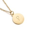 Collier en acier inoxydable doré avec un pendentif rond minimaliste et la lettre P gravée - Lettre P