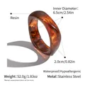 Vista detallada del brazalete ancho de resina ámbar con medidas de 6,5 cm de diámetro - Carey Ámbar (YYBL025064-A)