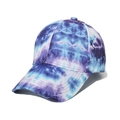 Détail d'une casquette de baseball tie-dye bleu et violet avec coutures et visière courbée - Tie-Dye Bleu et Violet