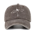 Vue détaillée de la casquette de baseball marron délavé avec motif libellé blanc - Taille unique / café