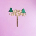 Adorno de pastel Merry Christmas en acrílico dorado y verde brillante con pinos - 12cm / Árbol de Navidad Dorado