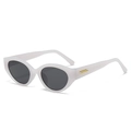 Lunettes de soleil œil-de-chat blanches rétro avec verres gris et détails dorés - Monture blanc gelée, verre gris noir