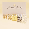Lot de six boucles d'oreilles dorées géométriques avec perles et torsades - Ensemble Perle Résine Tachetée (Z15)