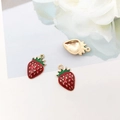 Tre ciondoli a fragola in smalto rosso e finitura dorata per collane e bracciali fai-da-te - Fragola Rosso Vino 10x17mm