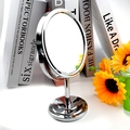 Double-sided metal desktop makeup mirror with a 1:2 magnification and chrome finish - Round / 5 Inch