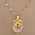 Macro-opname van de gouden strikhanger ketting met baguette en ronde zirkonia steentjes - Gouden Strik Cirkel (E424)