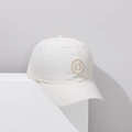 Détail du filet latéral respirant et broderie dorée sur casquette crème pour enfant - 52-54cm / Sourire Beige