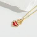 Dettaglio del ciondolo a cuore smaltato rosso con zirconi bianchi e fiamme dorate - Stile Cuore Smalto Rosso (XL3123海草爱心)