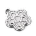 Ciondolo a fiore in acciaio inossidabile argento lucido con petali a grana perlata - Forma di Fiore con Trama di Perle (KLJ3712-Z) / Argento
