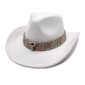 Dettaglio cappello cowboy bianco con fascia intrecciata colorata e teschio di toro argento - M (56-58cm) / Bianco