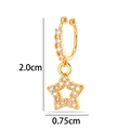 Manchette d'oreille dorée avec étoile en zircon et détails des mesures de 2cm - Forme d'étoile (2624-2#) / Or