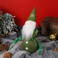 Kerstkabouter in bosgroen met gebreide sneeuwvlokmuts en een zachte witte baard - Groen
