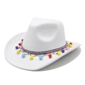 Chapeau de cowboy en feutre blanc avec ruban ethnique tissé et pompons colorés à glands - M (56-58cm) / Blanc
