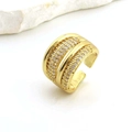 Dettaglio dell'anello dorato multistrato aperto decorato con pietre di zircone - Aperto Regolabile / Stile Strass Placcato Oro Multistrato (01)