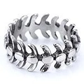 Detailed view of a vintage silver gothic fishbone spine ring in stainless steel - US Size 8 / Punk Retro Style (03505)