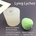 Vista detallada del molde de silicona con forma de lichi y medidas del producto - Molde de Lichi Horizontal