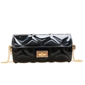 Mini borsa a cilindro nera trapuntata con catena dorata e decorazioni con perle laterali - Nero