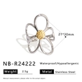 Λεπτομέρεια δαχτυλιδιού λουλούδι από ατσάλι με ασημένια πέταλα και χρυσή υφή στην καρδιά - Στυλ Κοίλου Λουλουδιού (NB-R24222)