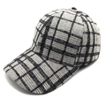 Fashionable black and white plaid baseball cap with gold thread and curved brim - M (56-58cm) / Gray