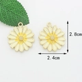 Daisy shaped enamel flower pendant in yellow and white color with gold edges 2.8cm size - 2.4CM×2.89CM / Yellow