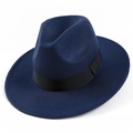 Detailansicht des dunkelblauen Wollfilzhutes mit klassischem schwarzem Band-Dekor für Herren - M (56-58cm) / Marineblau