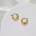 18K vergoldete Edelstahl Croissant-Ohrringe mit spiralförmiger Textur für Damen - Flache Croissant-Ohrringe / Gold
