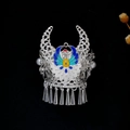 Detail van filigraan pauw-souvenirmagneet met blauw email en zilveren kwastjes - Willekeurige Hanger (F466-5)