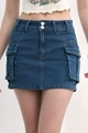 Minigonna cargo in denim blu scuro a vita bassa con grandi tasche laterali applicate - S / Blu scuro