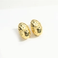 Hammered texture gold oval stud earrings in metallic finish with concave design - Hammered (Gold)