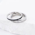 Conjunto de anillos de plata con esmalte negro y brillantes cristales de circonita - US 6 / Color Acero